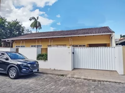 Casa 4 dormitórios Vila Nova - Blumenau, SC
