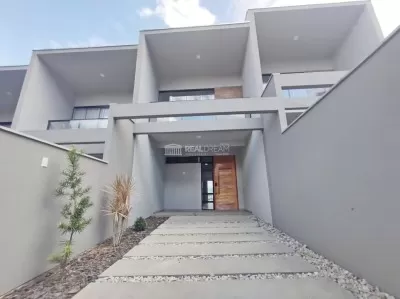 Garagens e fachada do sobrado