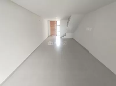 Cozinha, sala e  hall de entrada