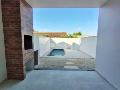 Churrasqueira e piscina
