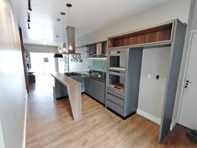 Hall de entrada e cozinha
