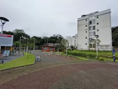 Praça Agnelo P. Lanser anexo ao condomínio