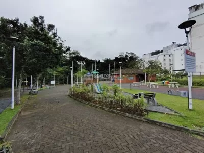 Praça Agnelo P. Lanser anexo ao condomínio