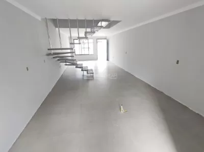 Sala, escada, copa/cozinha