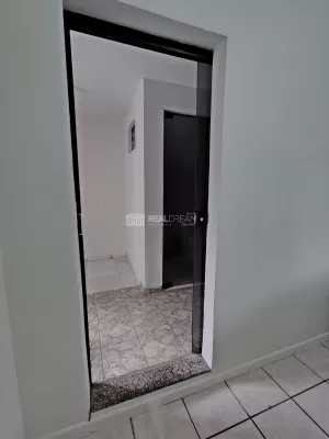 Acesso ao banheiro da suíte