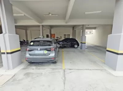 2 Garagens paralelas