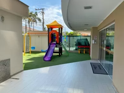 Playground e hall do salão de festas