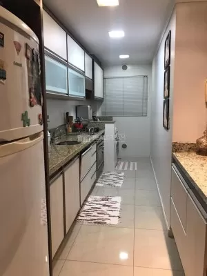Cozinha e área de serviço