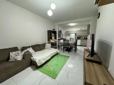 Sala, copa e cozinha