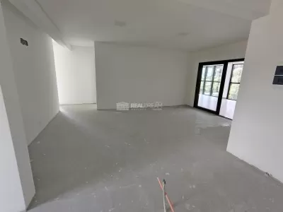 Cozinha, copa, sala e sacada