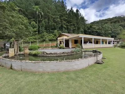 Vista da casa e lago