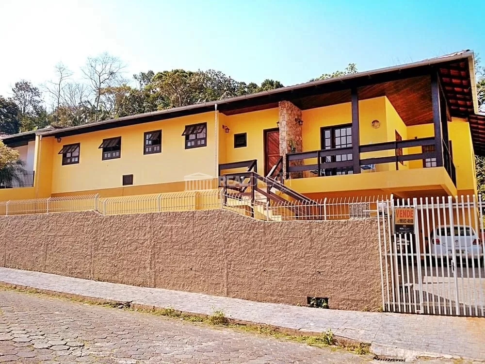 Casa 4 dormitórios Água Verde - Blumenau, SC